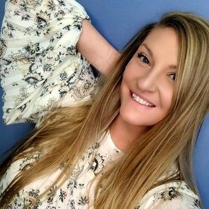 Meet your Posher, Nora